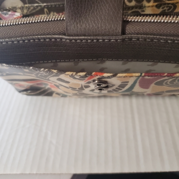 Sakroots Iris Coated Canvas Smartphone Wallet Crossbody Chain Strap Zipper Close - Picture 7 of 12